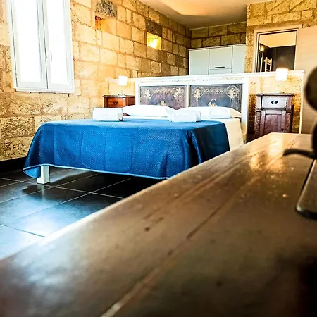 Li Monaci - - Ecobio Relais Guest house *